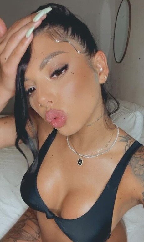 Gina Valentina high quality star pic