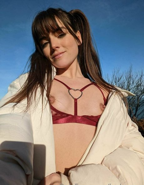 leahray x erotic pornstar image