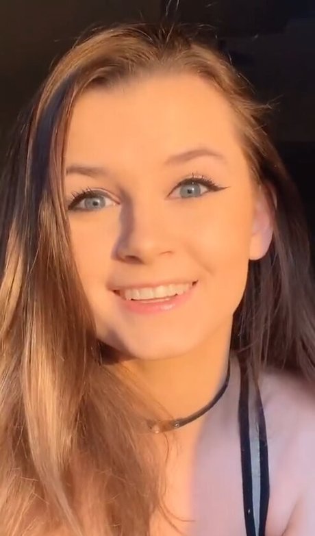 izassassin sex actress photo