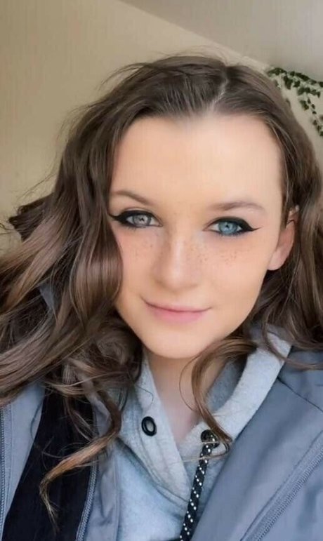 izassassin perfect actress pics