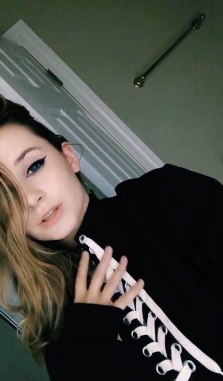 izassassin pornstar pretty photo