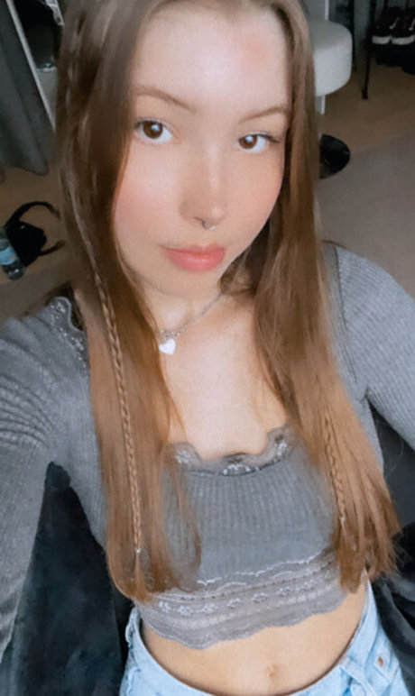 Emily Asmr perfect model image