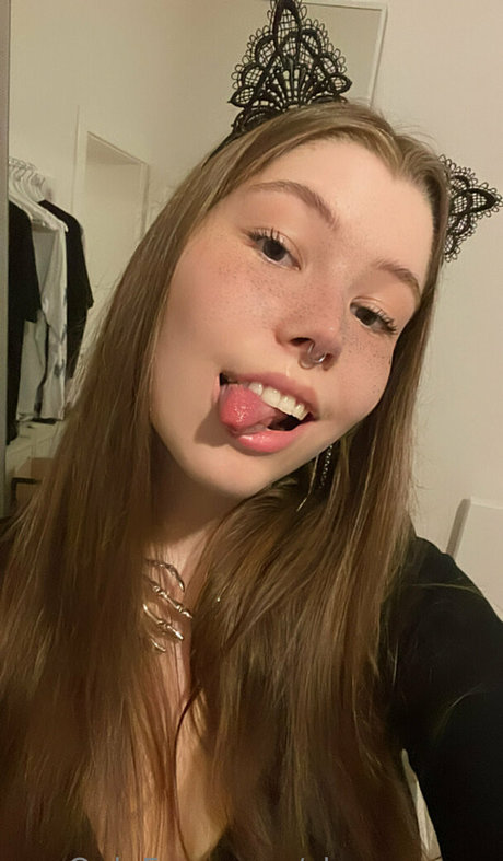 Emily Asmr perfect star pic