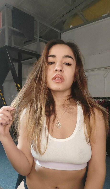 munequitaenf7 hot model photo