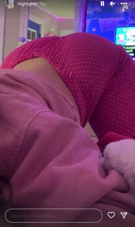 Iamcuddleful xxx pornstar image