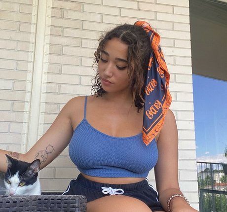 Spicy Honey hd pornstar image