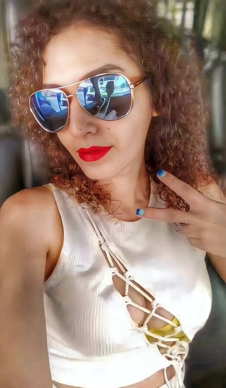 Nina Infinity art star archive