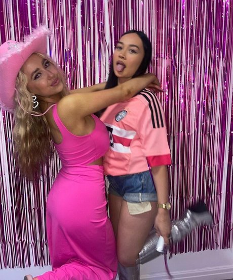 Faye Hanson model nudes photos