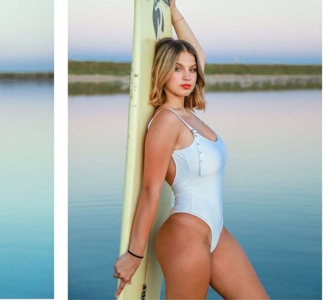 Lea Sanz model pornographic picture