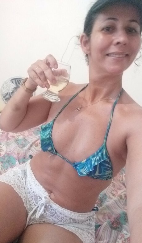 Soninha Coroa star hot pictures