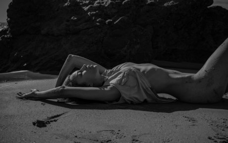 Elena Fernandes art model photo