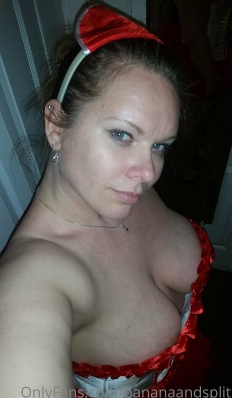 bananaandsplit erotic model galleries