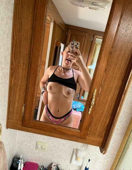 rickikitti pornographic actress photos