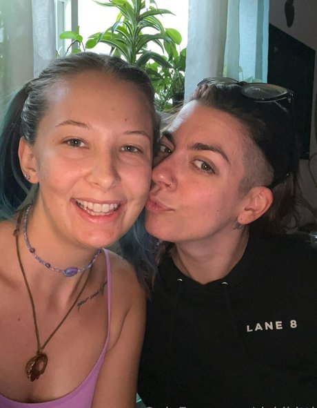 rickikitti pornstar hot image