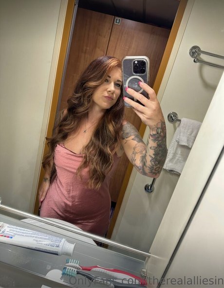 Allie Sin naked pornstar img