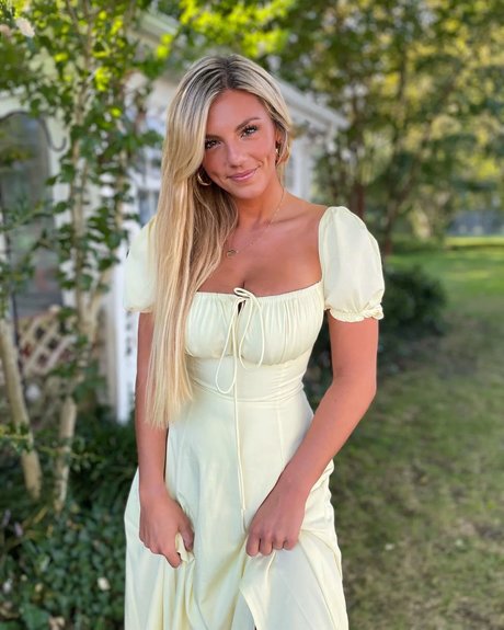 Annie Agar star erotic galleries