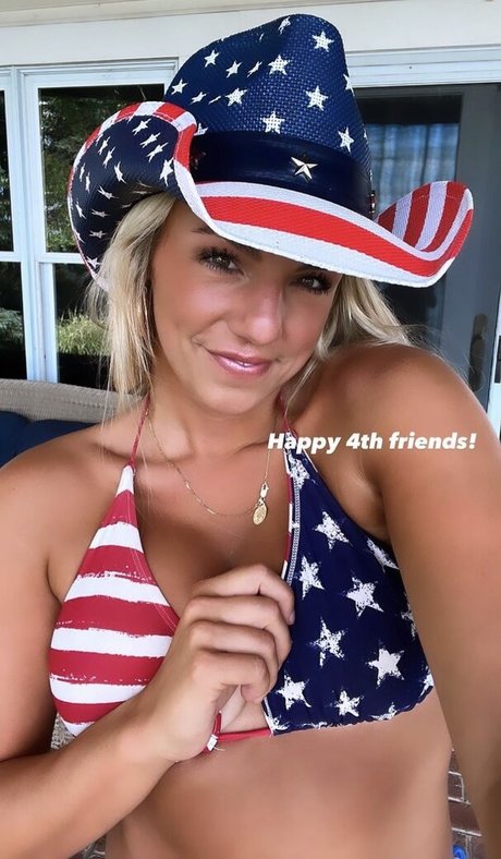 Annie Agar nudes star img