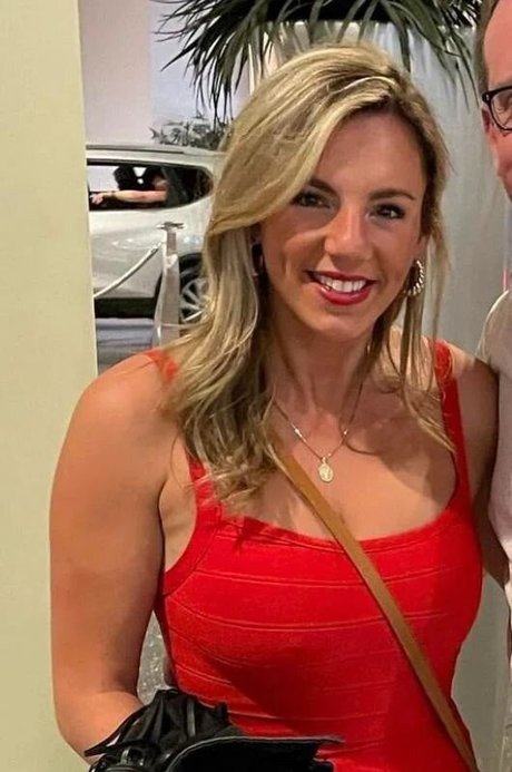 Annie Agar pornstar hot photo