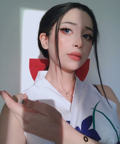 Miruqi model top pic