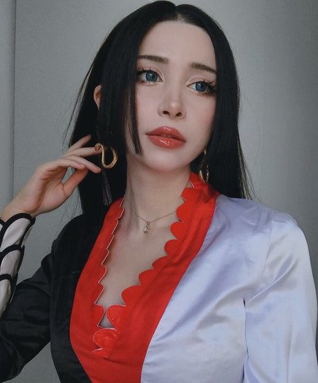 Miruqi erotic actress archive