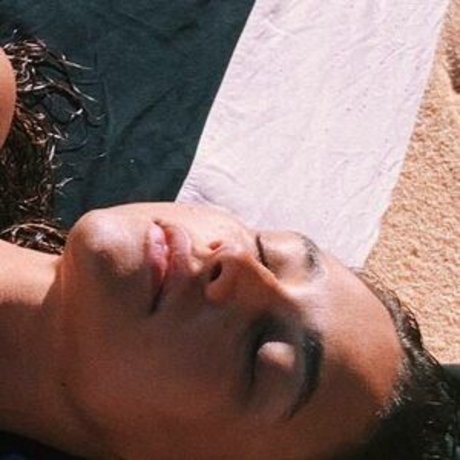 Debora Nascimento Profile pic