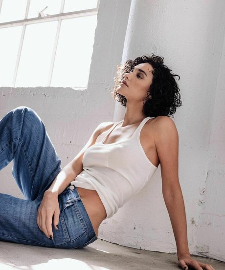 Debora Nascimento xxx model gallery