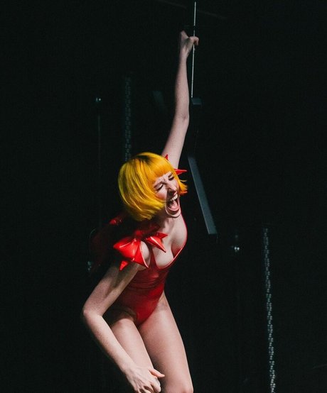 Tessa Violet beautiful actress pics