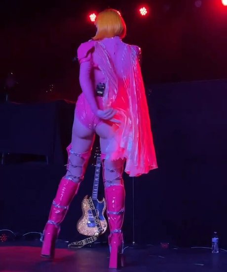 Tessa Violet pornstar exclusive photo