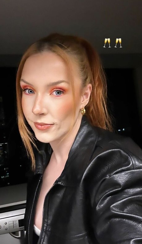 Tannar Eacott nude star pic