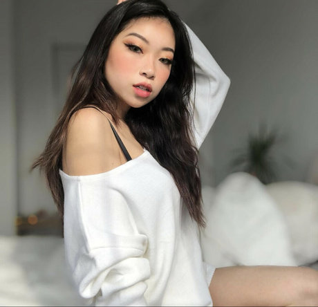 Fruitypoppin model xxx pic