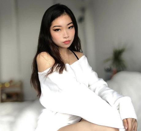 Fruitypoppin erotic model galleries