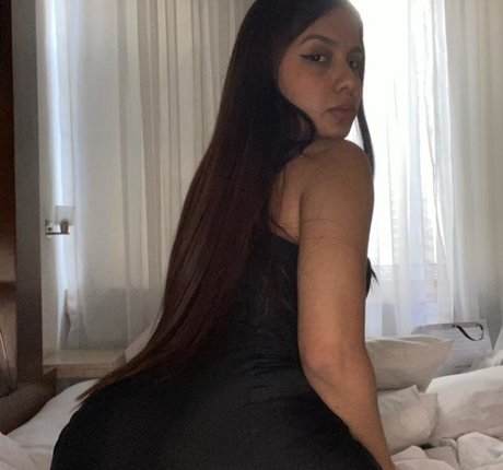 MoonAlessa naked model galleries