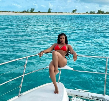 thai ladyboy onlyfans art xxx images