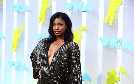 Taylor Rooks free model picture