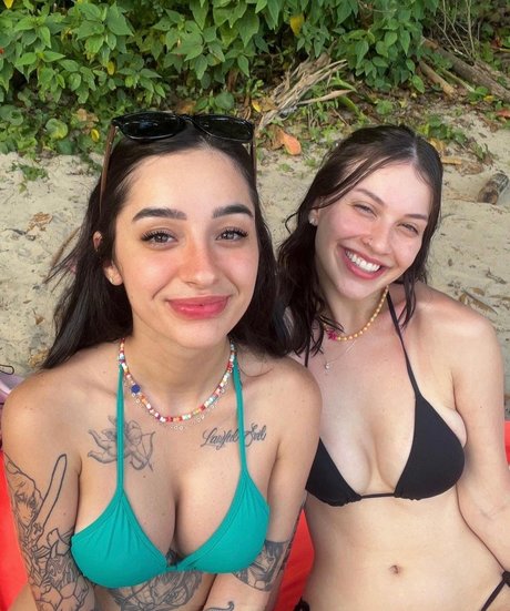 Caputile star sex pic