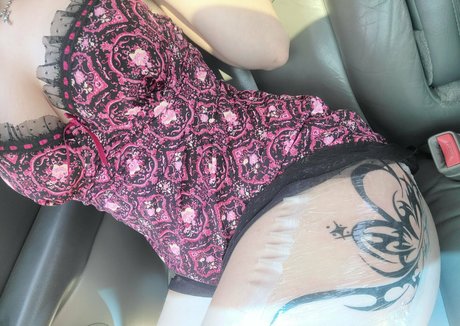 Hexbabe420 pornographic model image