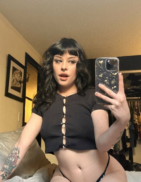 Strawberry bb exclusive actress picture