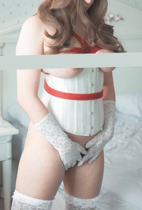 Ai Natsumi model hot photos