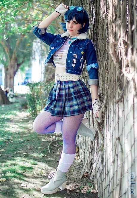 Khainsaw model nude photos