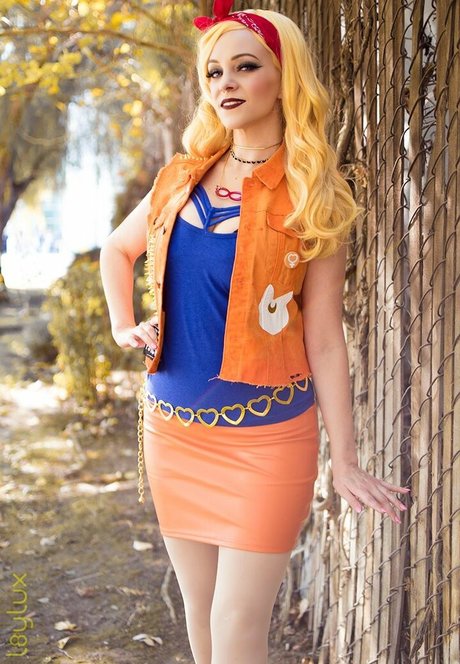 Khainsaw sexy pornstar image