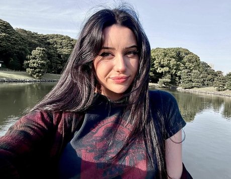 LivBev pornographic actress photos