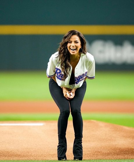 Eva Longoria pretty actress galleries