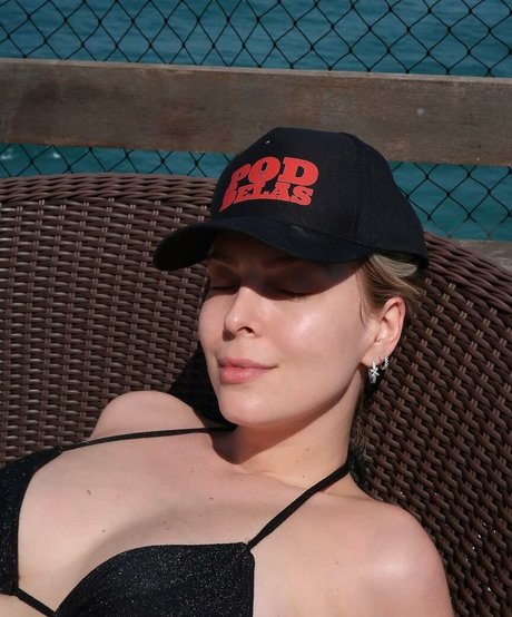 Tata Estaniecki star nudes gallery