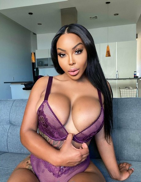 erikayrose star sexy photos