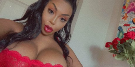 erikayrose top model img