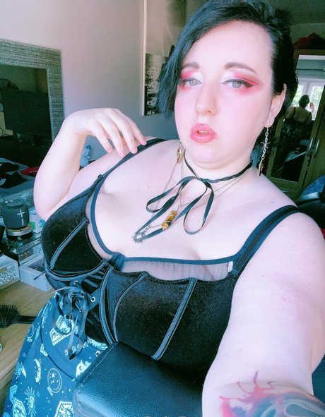 ccolosall beautiful model images