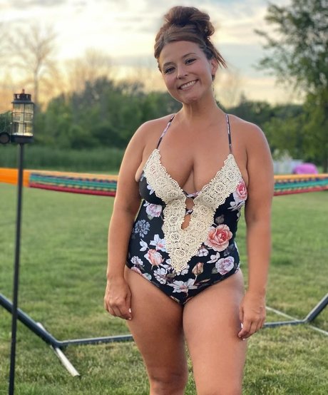 Cheer bearr22 hot actress galleries