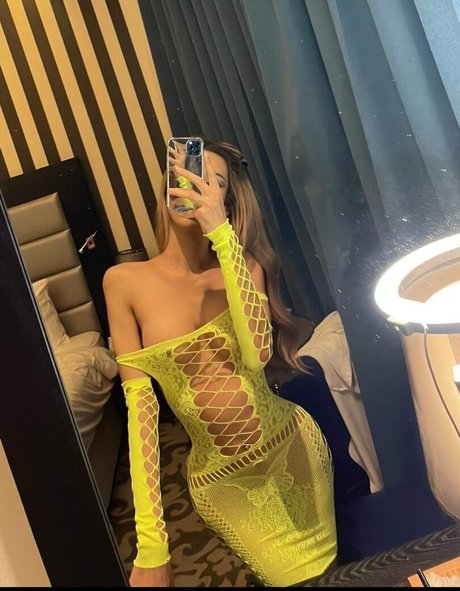 Pinky Fox high quality pornstar pics