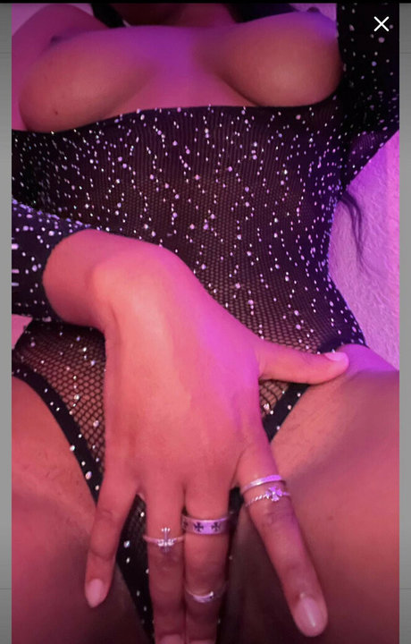 Alenaxairi model nice gallery