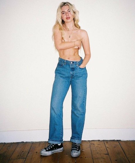 Anais Gallagher model porn image